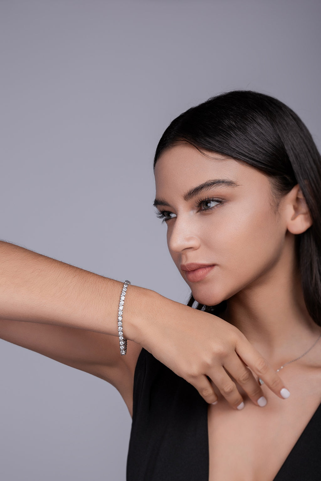 Set With Top-quality Moissanite, This Luxurious And Fashionable Light Luxury Trend Jewelry Silver Bracelet Is Made Of S925 Silver Electroplated With Platinum