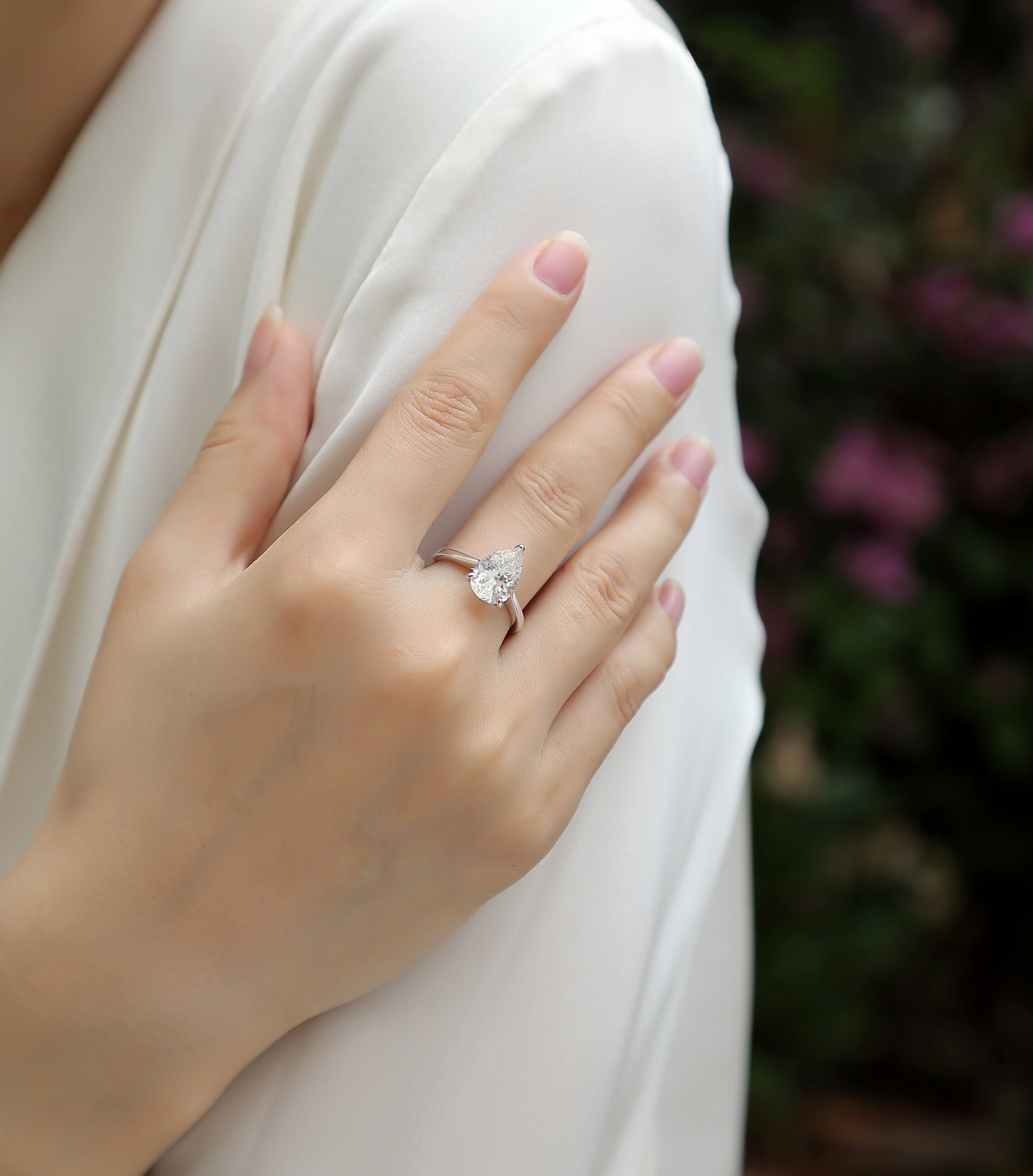 The Ultimate Simplicity - Set With Top-quality Heart-shaped Moissanite S925 Silver And Platinum-plated Diamond Wedding Ring. The Ring Can Be Tested With A Diamond Pen In Yellow Gold And Rose Gold