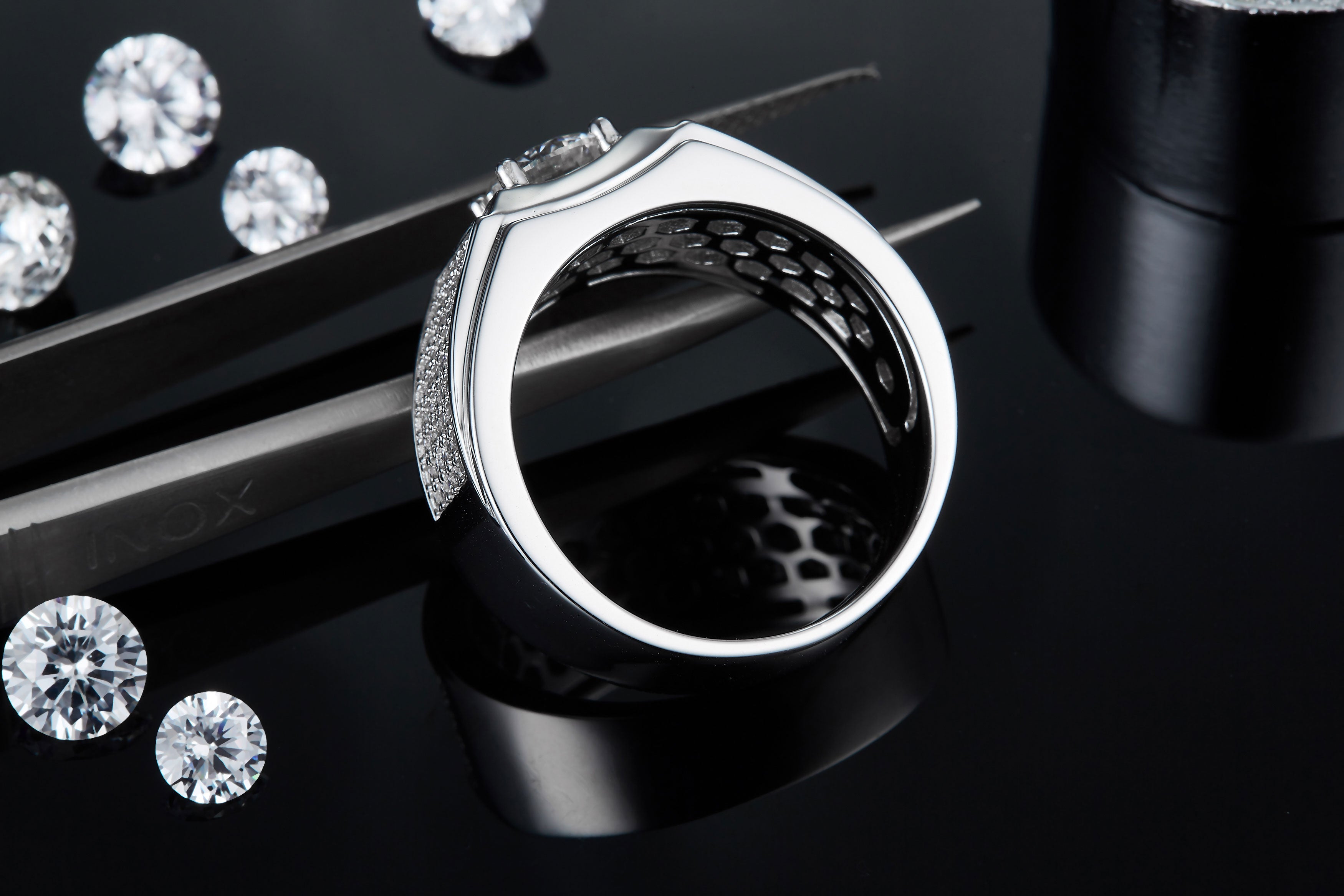 Men's 1-carat Luxury And Fashionable Light Luxury Jewelry Silver Ring Set With Top-quality Moissanite, S925 Silver-plated Platinum