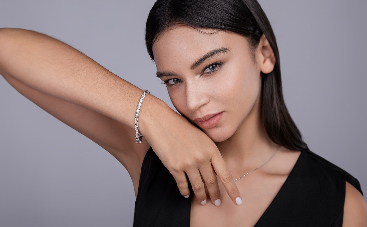 Set With Top-quality Moissanite, This Luxurious And Fashionable Light Luxury Trend Jewelry Silver Bracelet Is Made Of S925 Silver Electroplated With Platinum