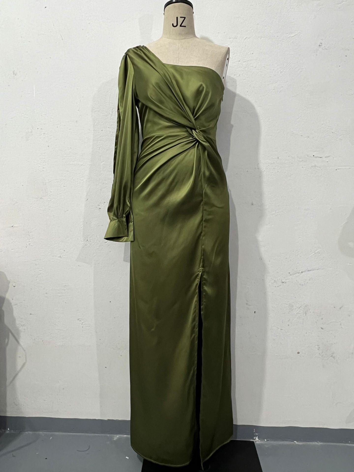 Women's One-shoulder Split Dress Ins Fashion Long-sleeved Slim Long Dresses Party Evening Clothing